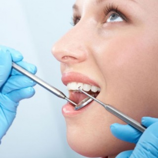 Trám răng thẩm mỹ gần đây: Xu hướng và lợi ích cho nụ cười của bạn