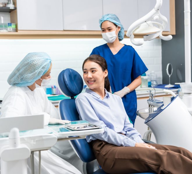Caucasian,Dentist,Examine,Tooth,For,Young,Girl,At,Dental,Health Caucasian,Dentist,Examine,Tooth,For,Young,Girl,At,Dental,Health